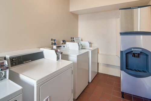 Гостиница SureStay Hotel by Best Western North Vancouver Capilano