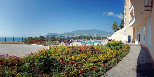 Гостиница Бартон Парк в Алуште