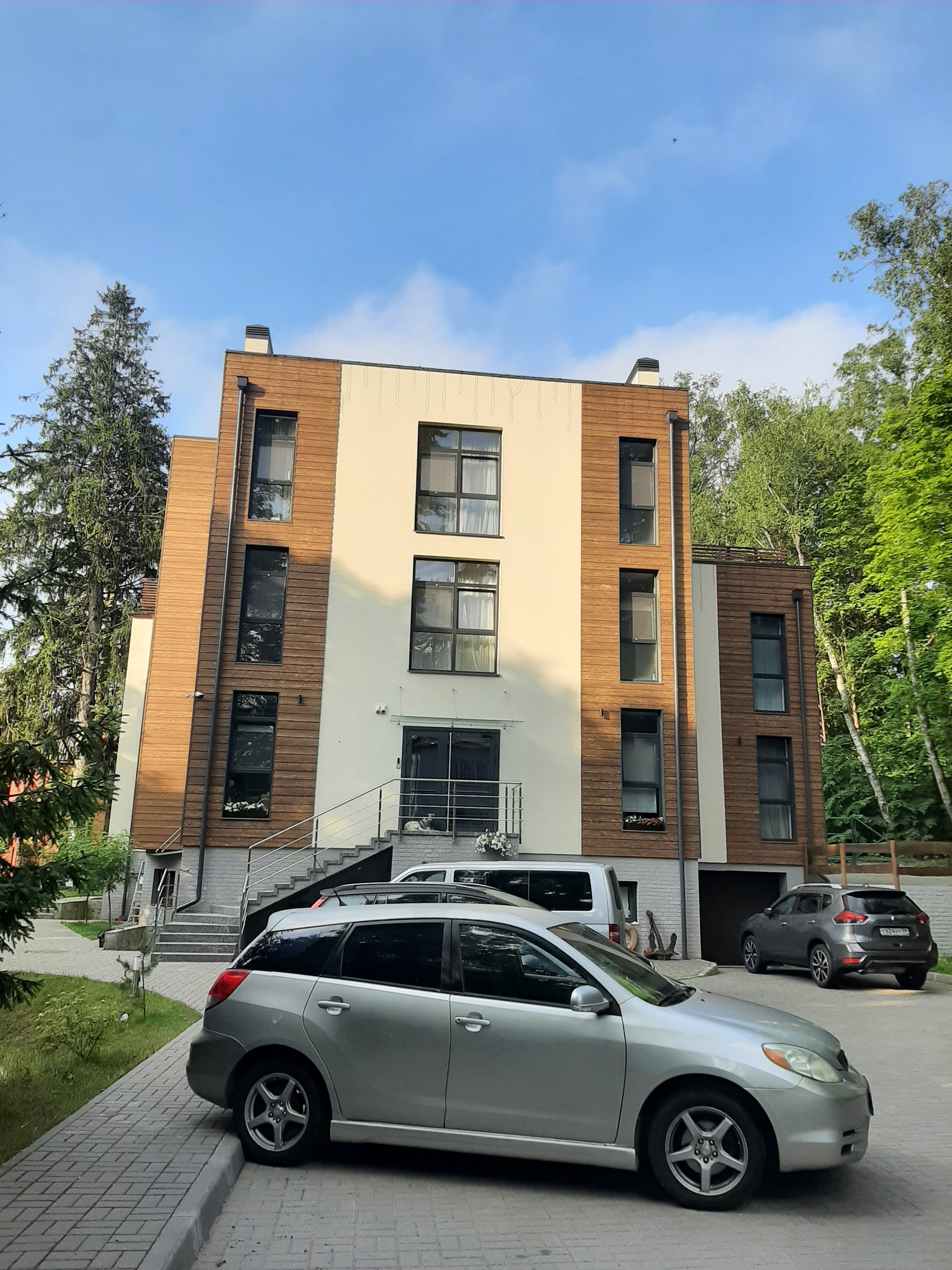 Фото Whale apart