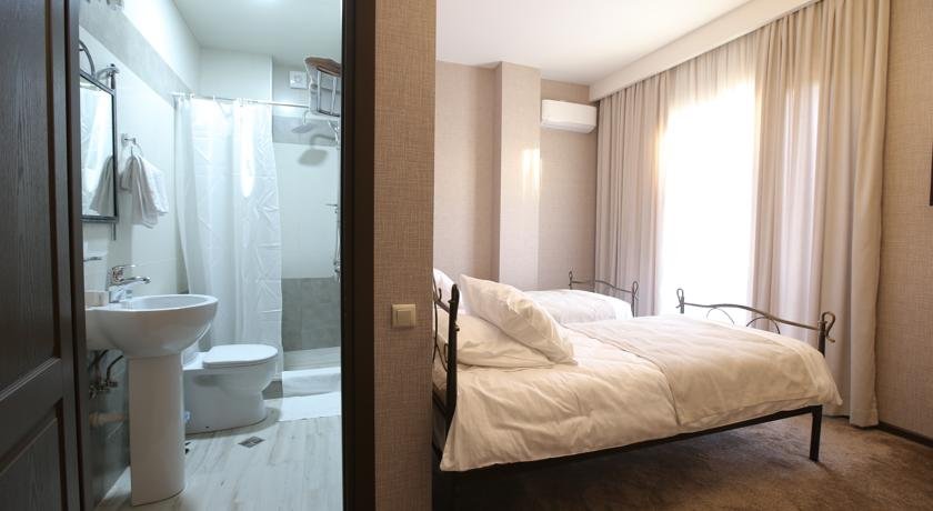 Фото Отель Golden Nugget Tbilisi