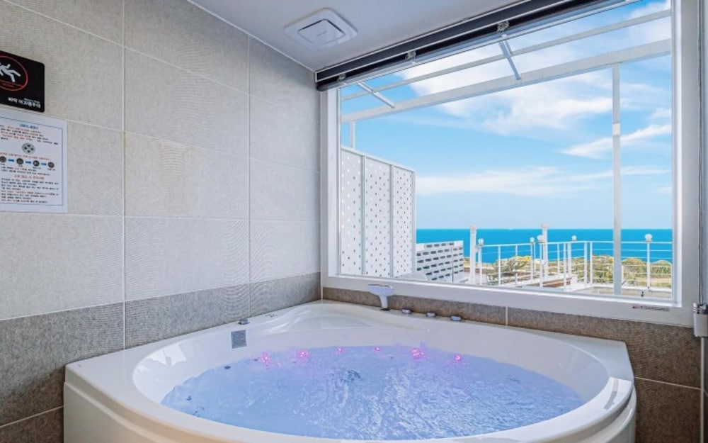 Фото Pohang Cheonnyeonbawi Pension