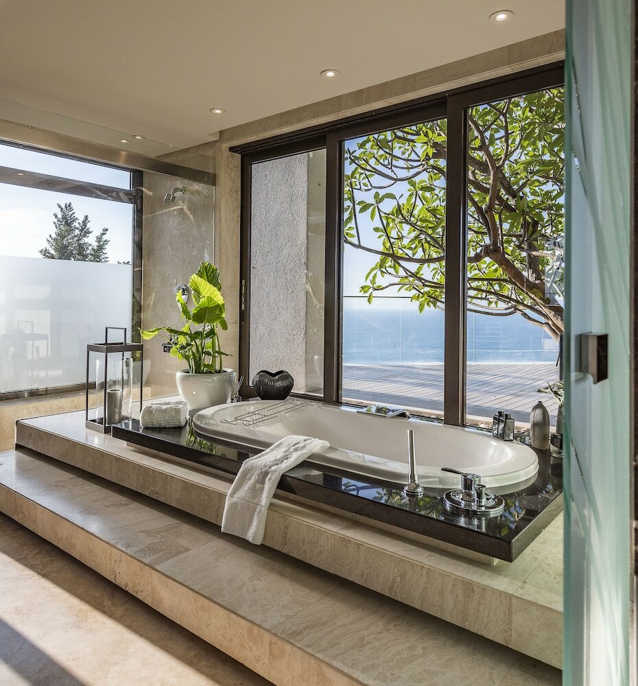 Фото Moondance Villa & Suites