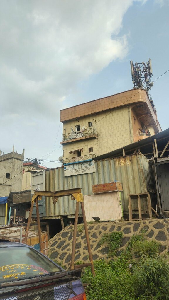 Laundry Isabelle pressing, Douala, photo