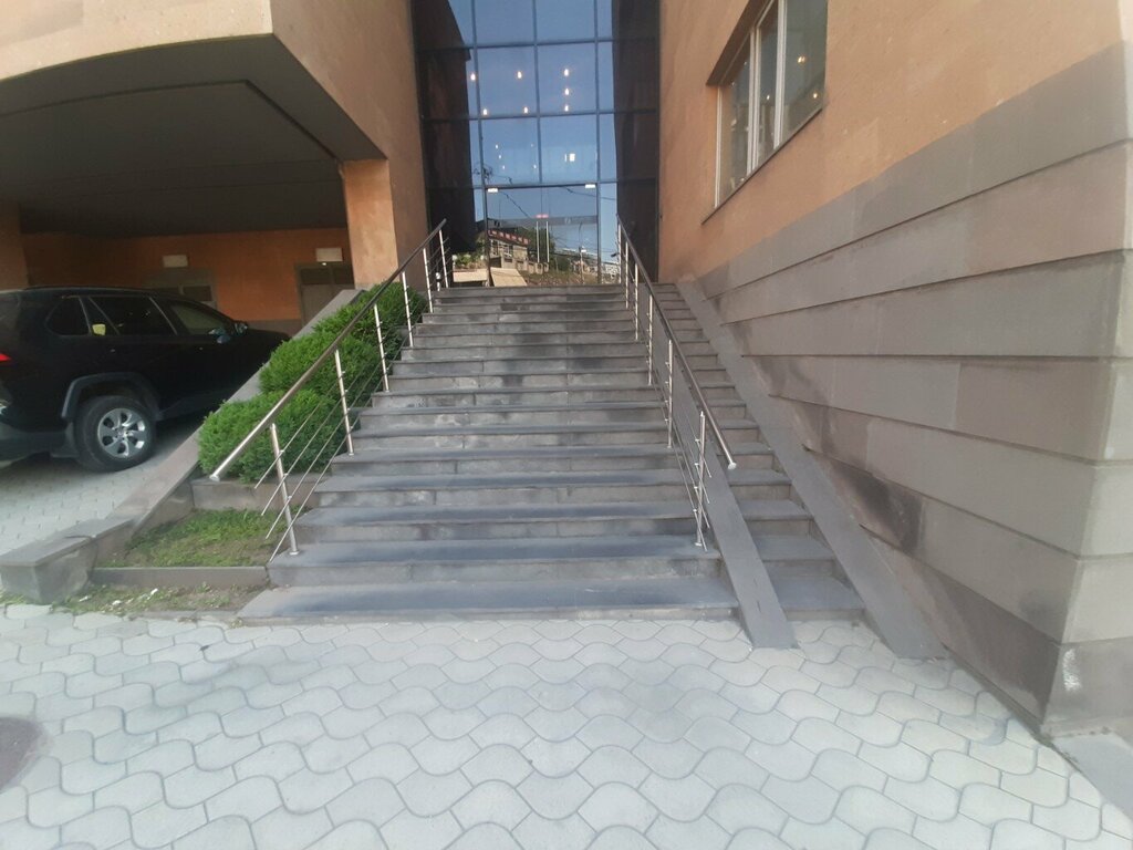 Parcel automat Onex, Yerevan, photo