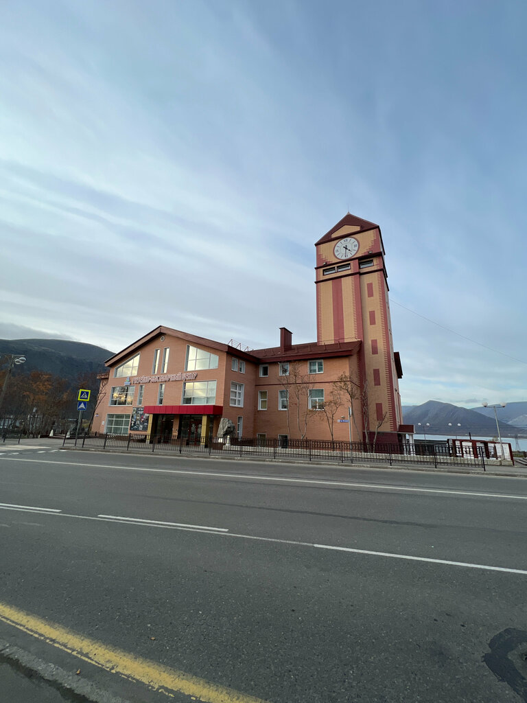 Genre sculpture Горняк, Kirovsk, photo