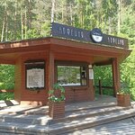 Туристический центр Перевал (Krasnoyarsk Territory, Beryozovskiy rayon, Zykovskiy selsovet, natsionalny park Krasnoyarskiye Stolby), centro de información turística