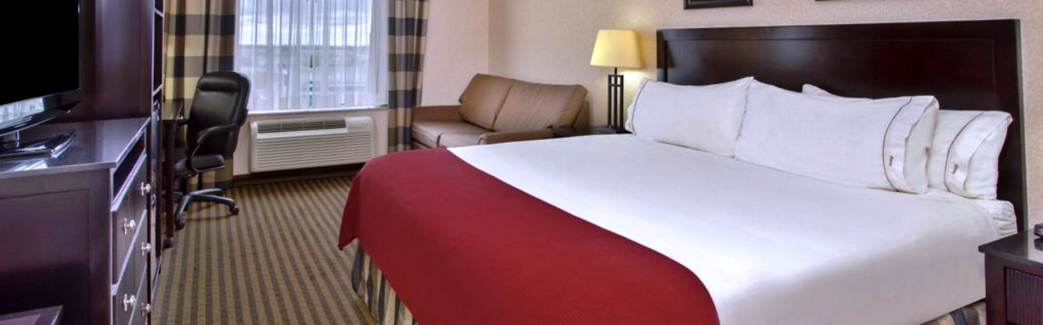 Фото Newmarket Hotel & Suites