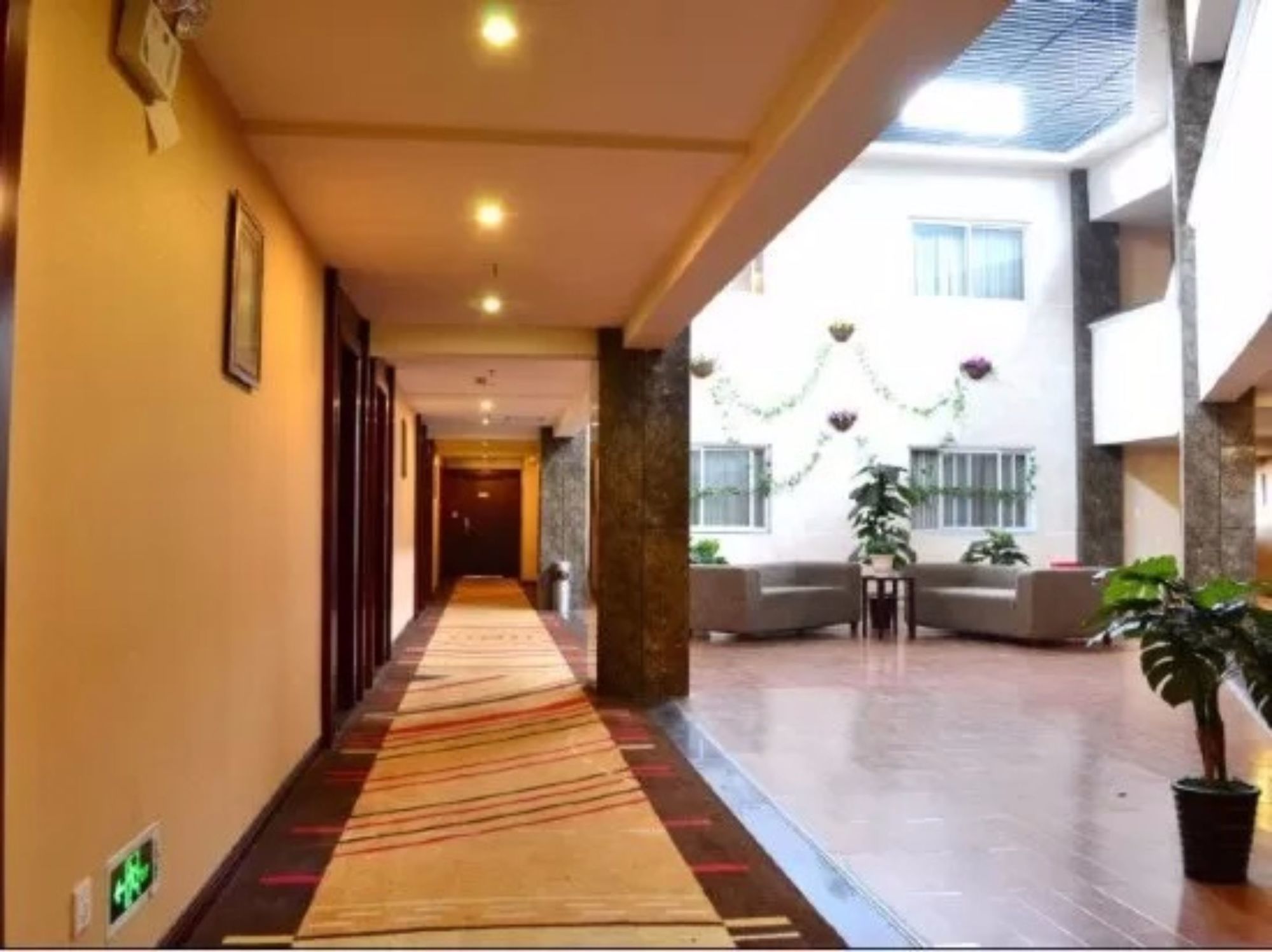 Фото Kaiserdom Hotel Changsha Railway Station