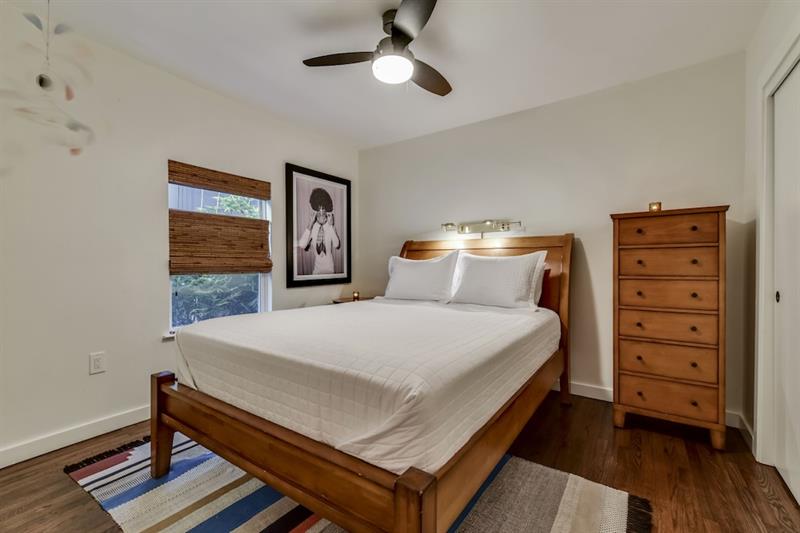 Фото The Eastside Lodge Austin