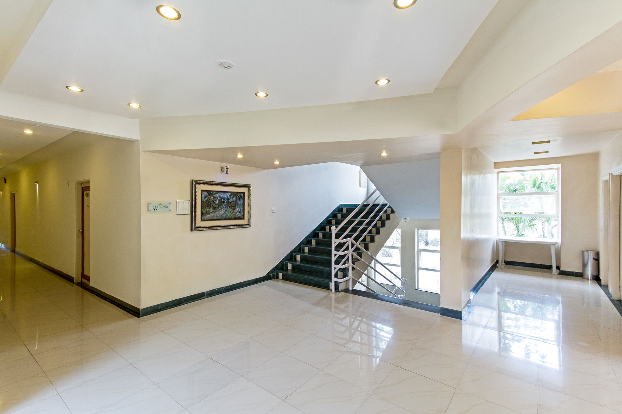 Фото Treebo Trend Niraali Executive