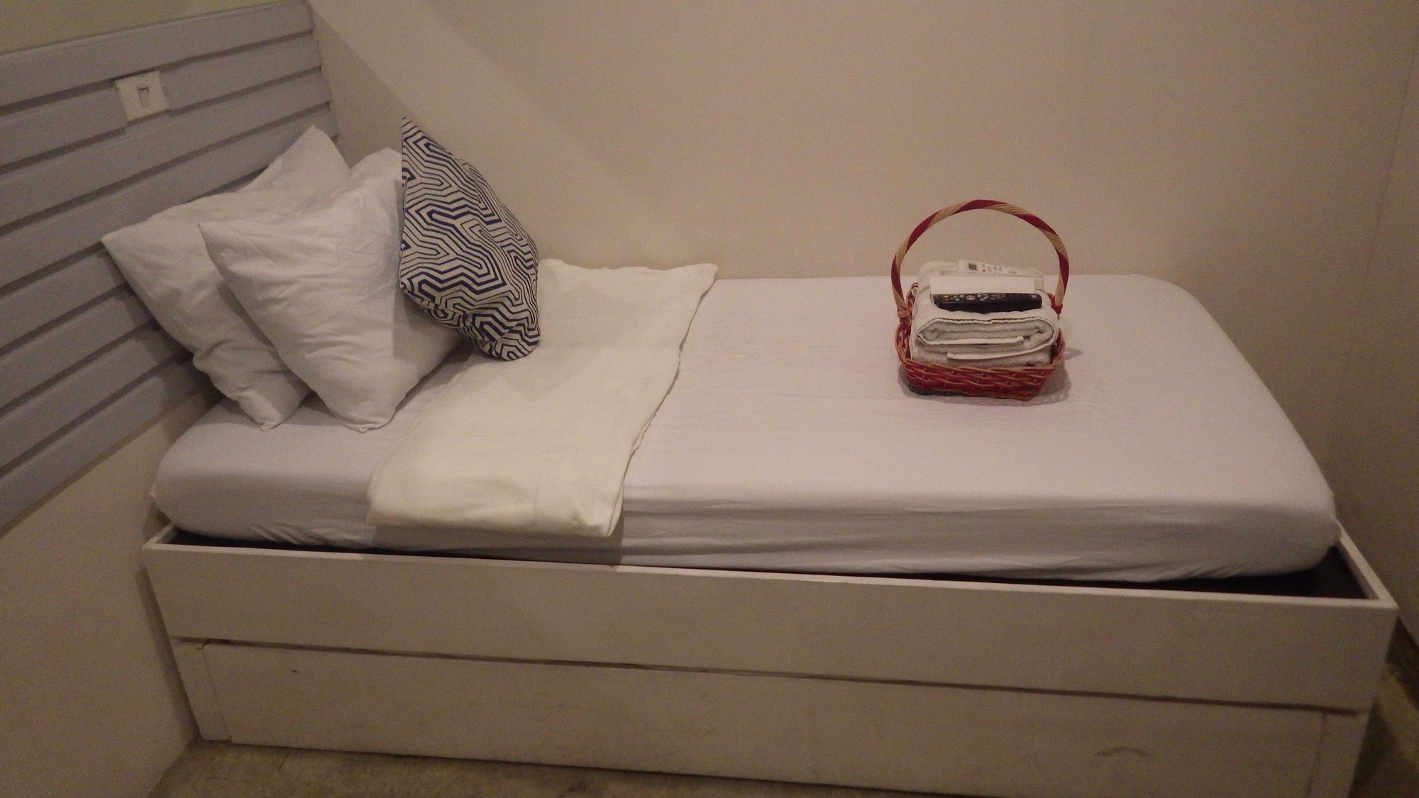 Фото Hometown Hotel Bacolod - Lacson