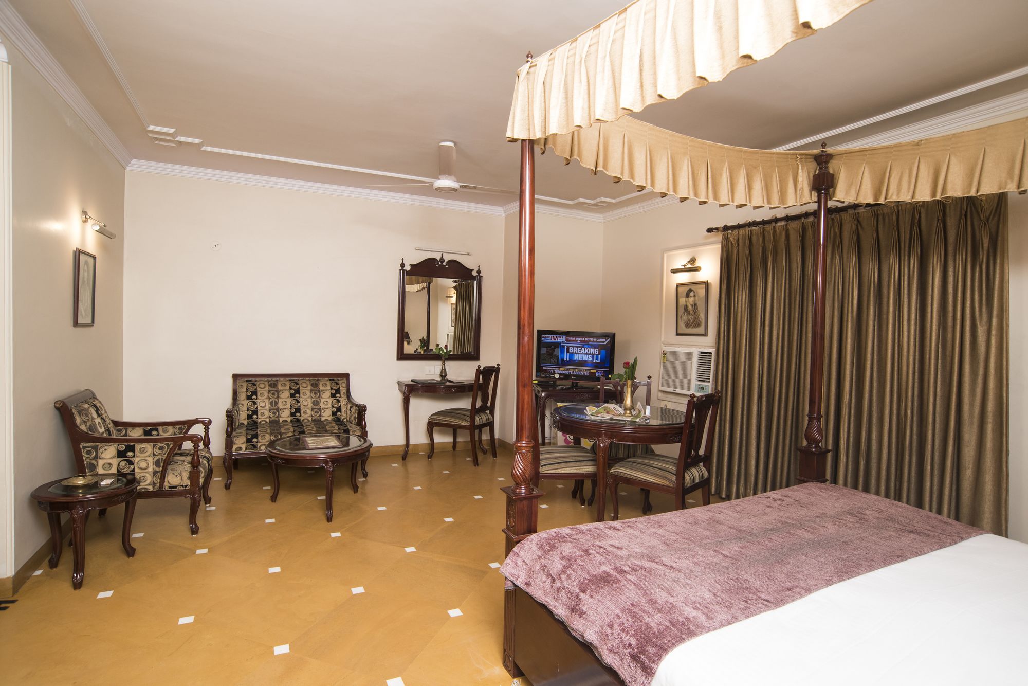 Фото Lmb Hotel