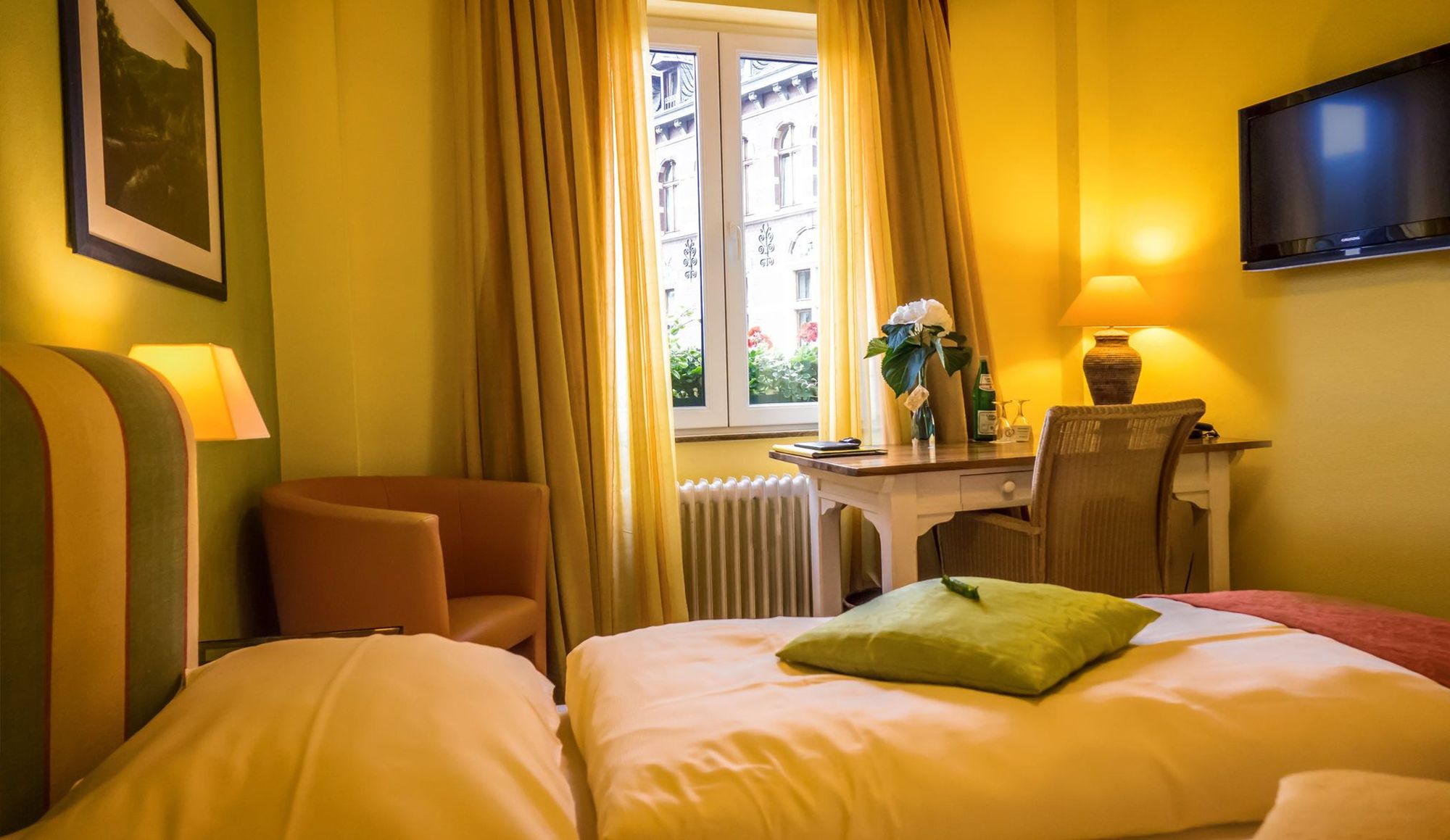 Фото отеля 2