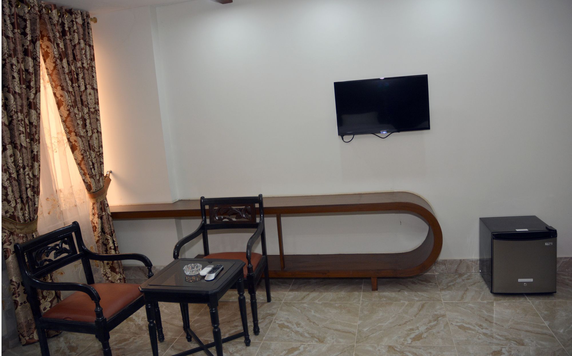 Фото Hotel Redison Blue Area