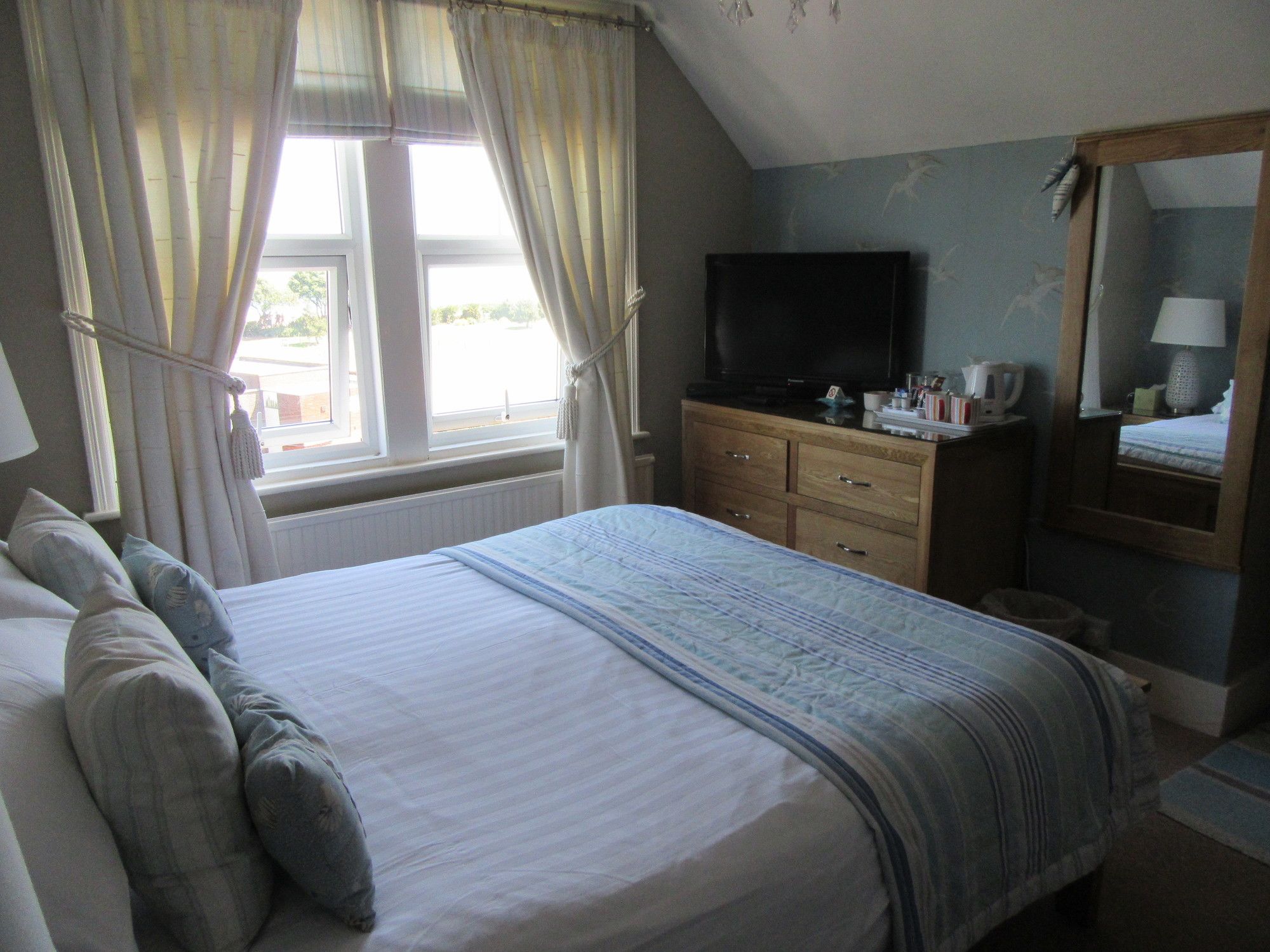 Фото The Langtons Bed & Breakfast