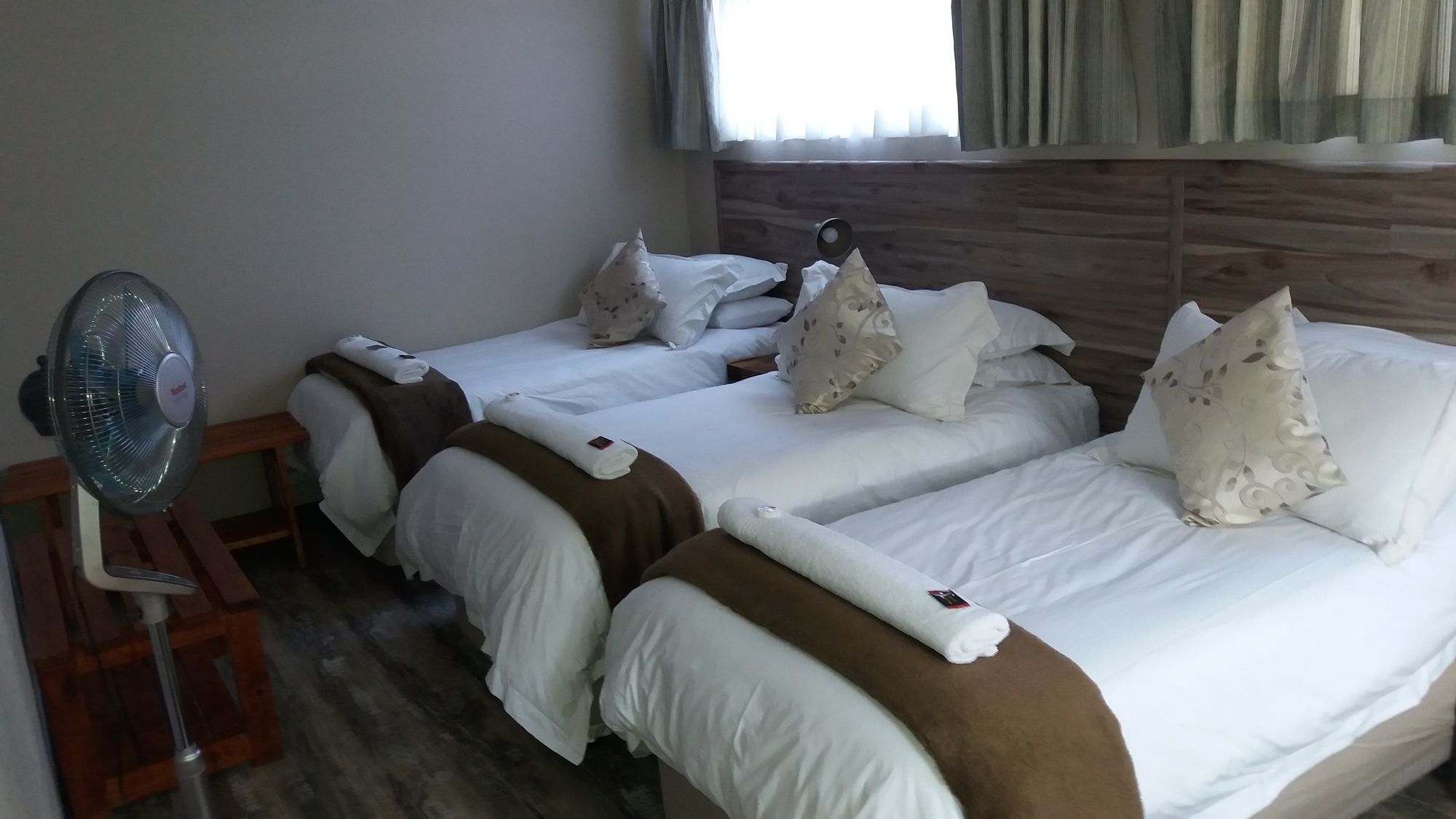 Фото Sunrock Guesthouse