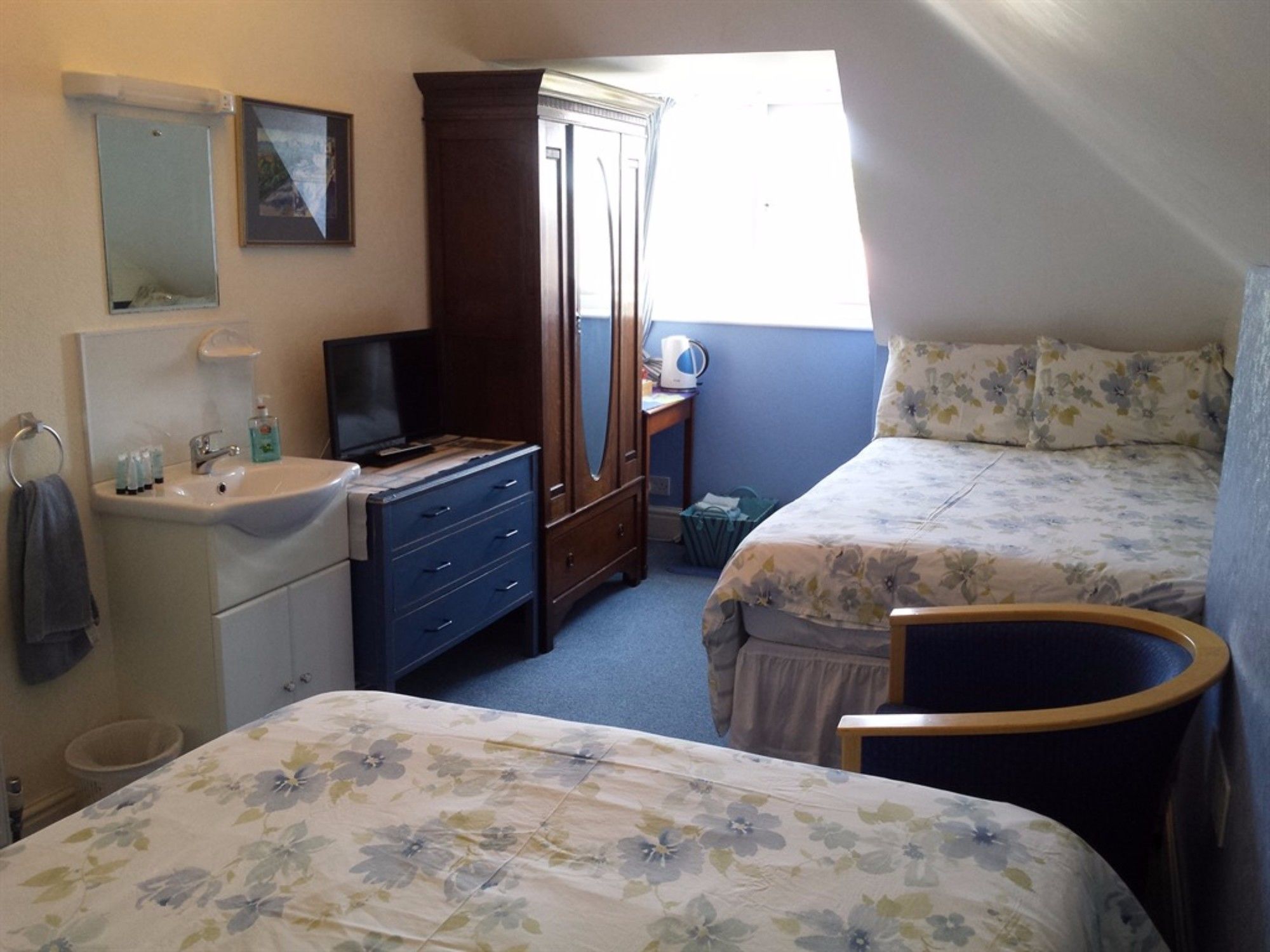 Фото The Ravensbourne Hotel