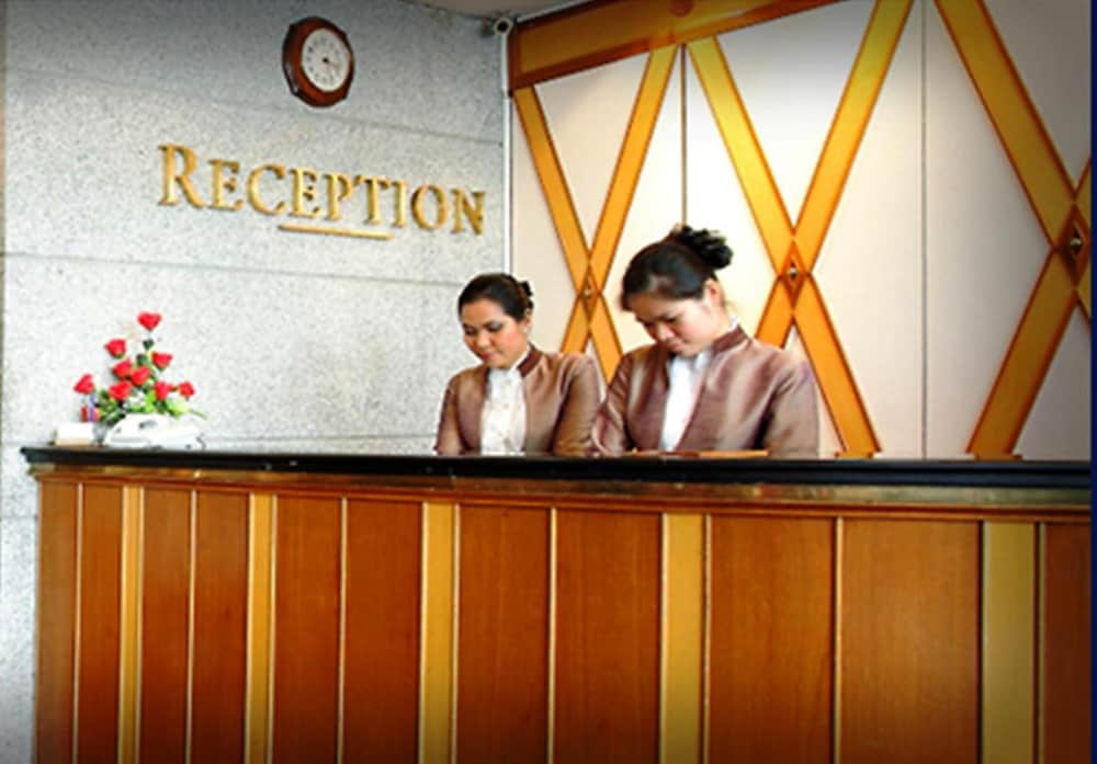 Фото Majestic Suites