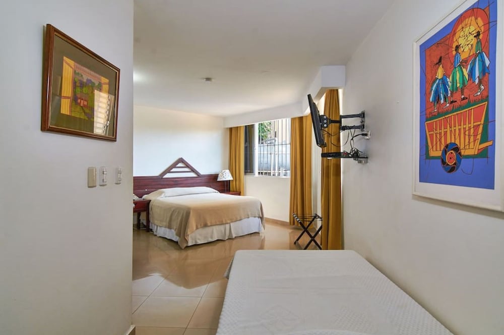 Фото Aparta Hotel Plaza del Sol