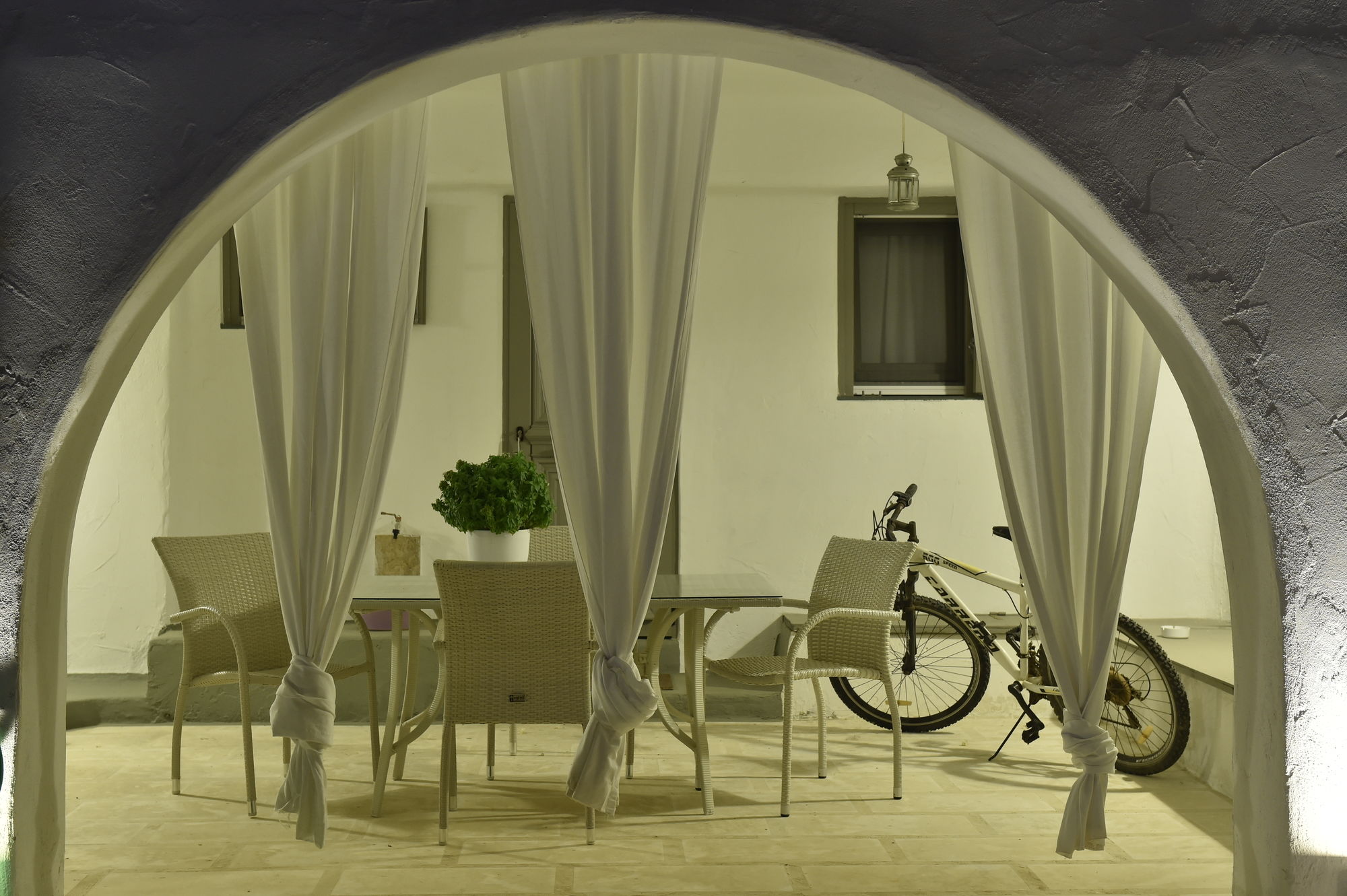 Фото Naoussa Hills Boutique Resort - Adults Only