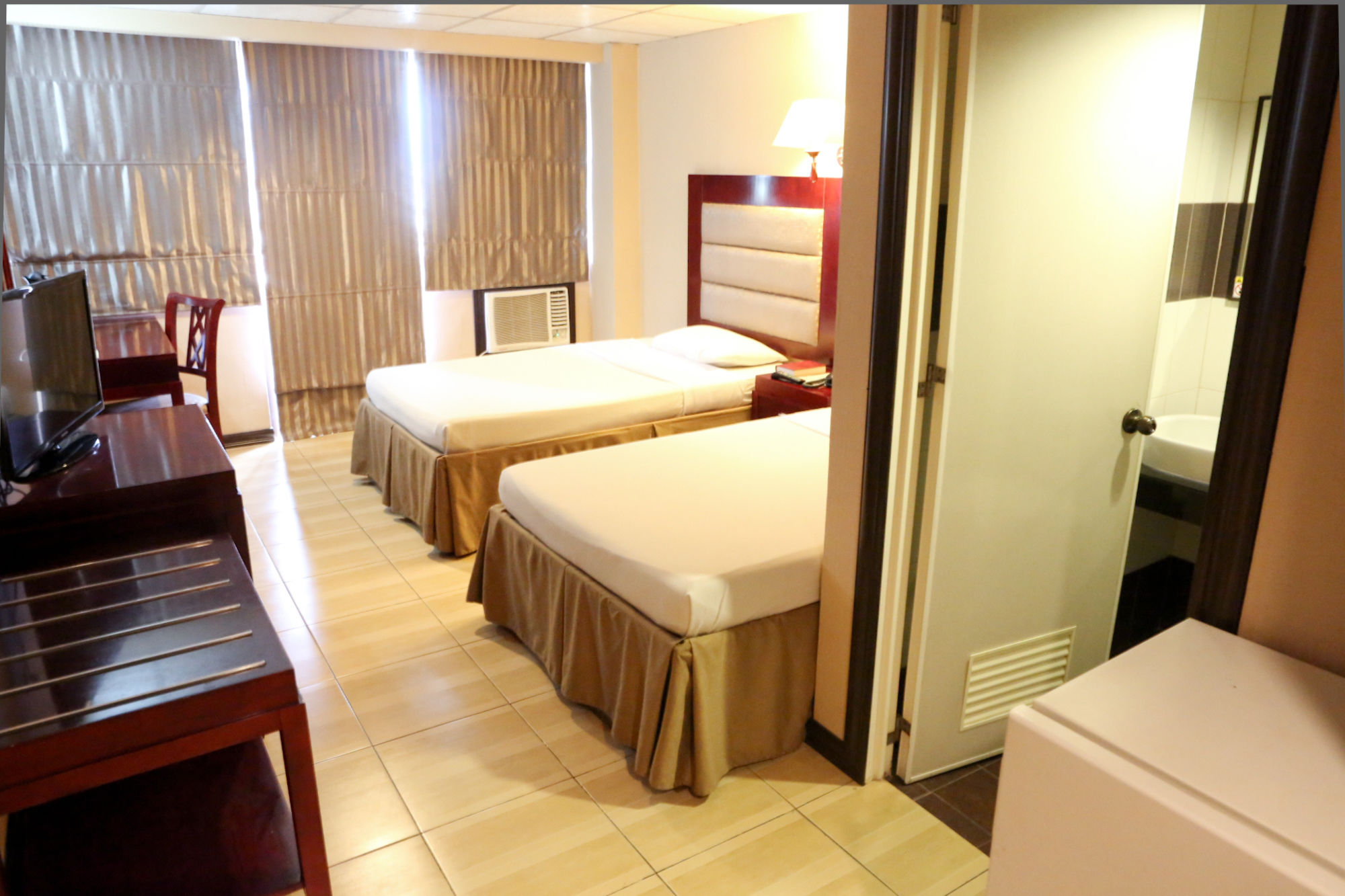 Фото Star Plaza Hotel