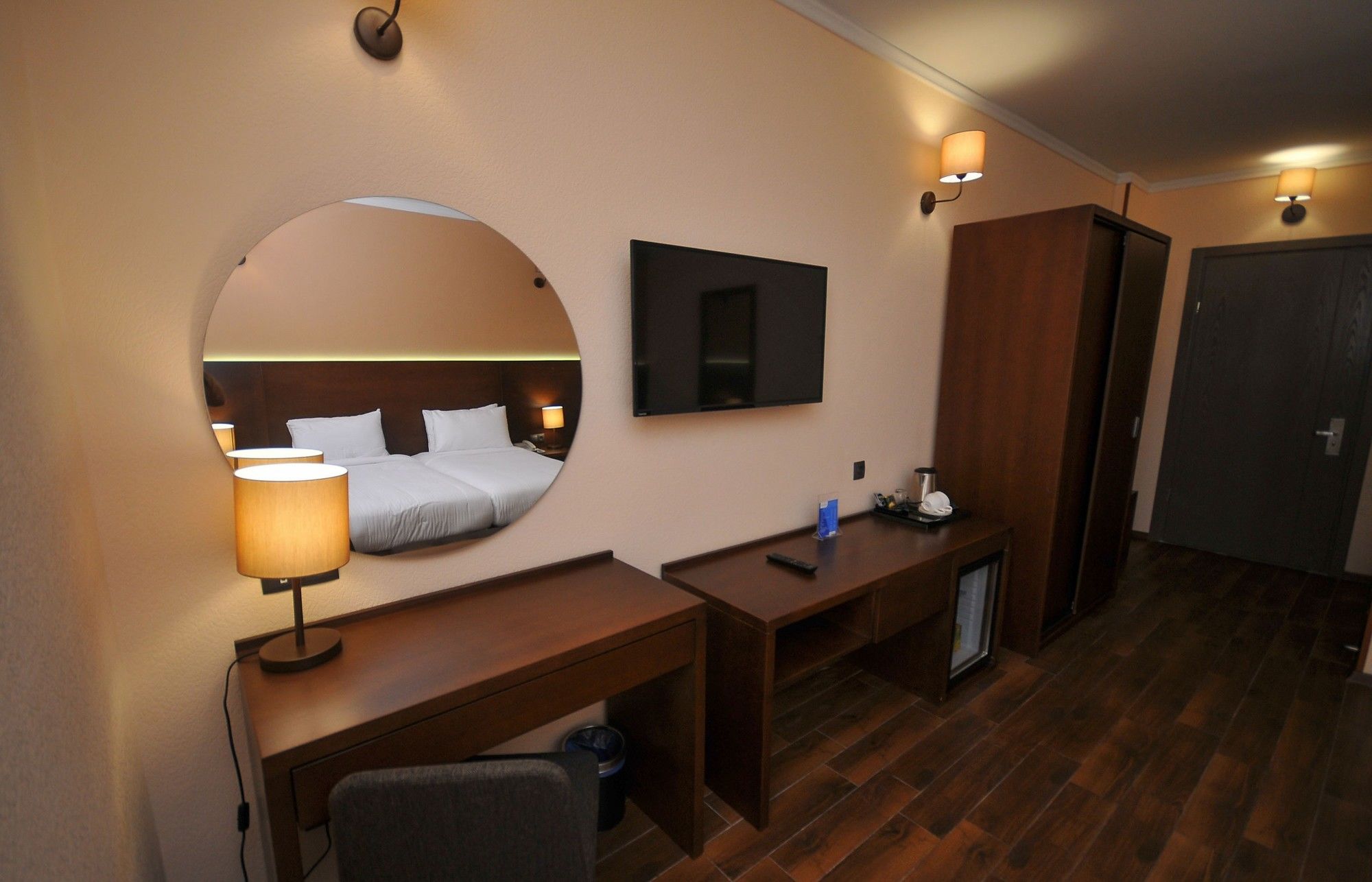 Фото Hotel Corner Inn