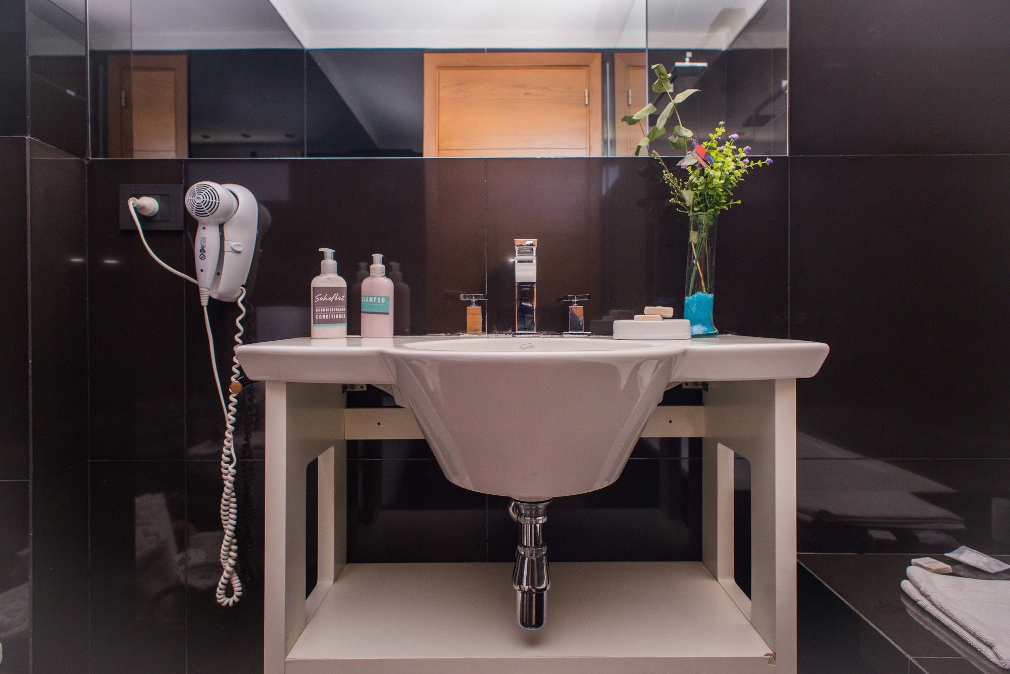 Фото Soho Luxury Suites