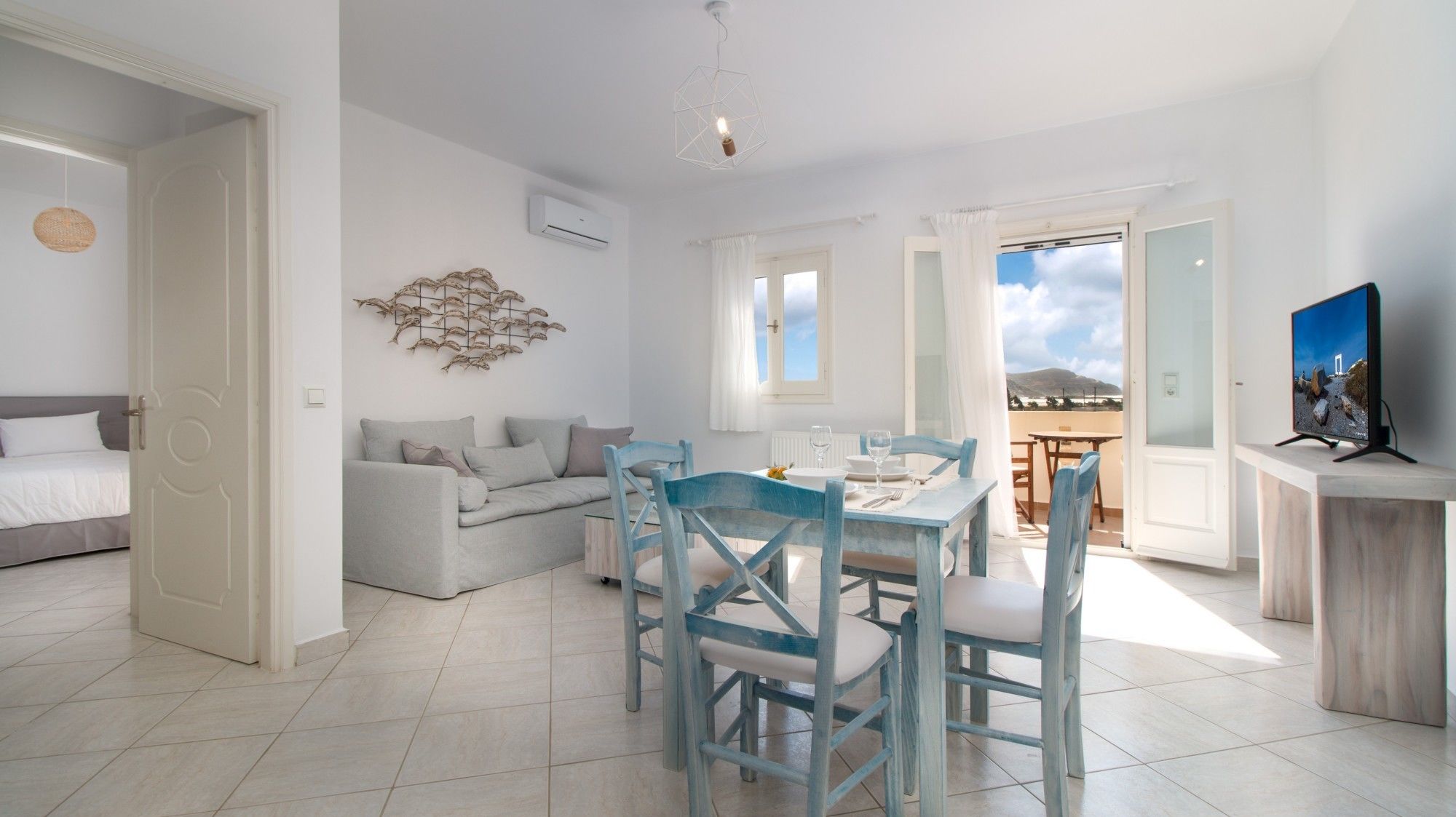 Фото Iphimedeia Apartments & Suites