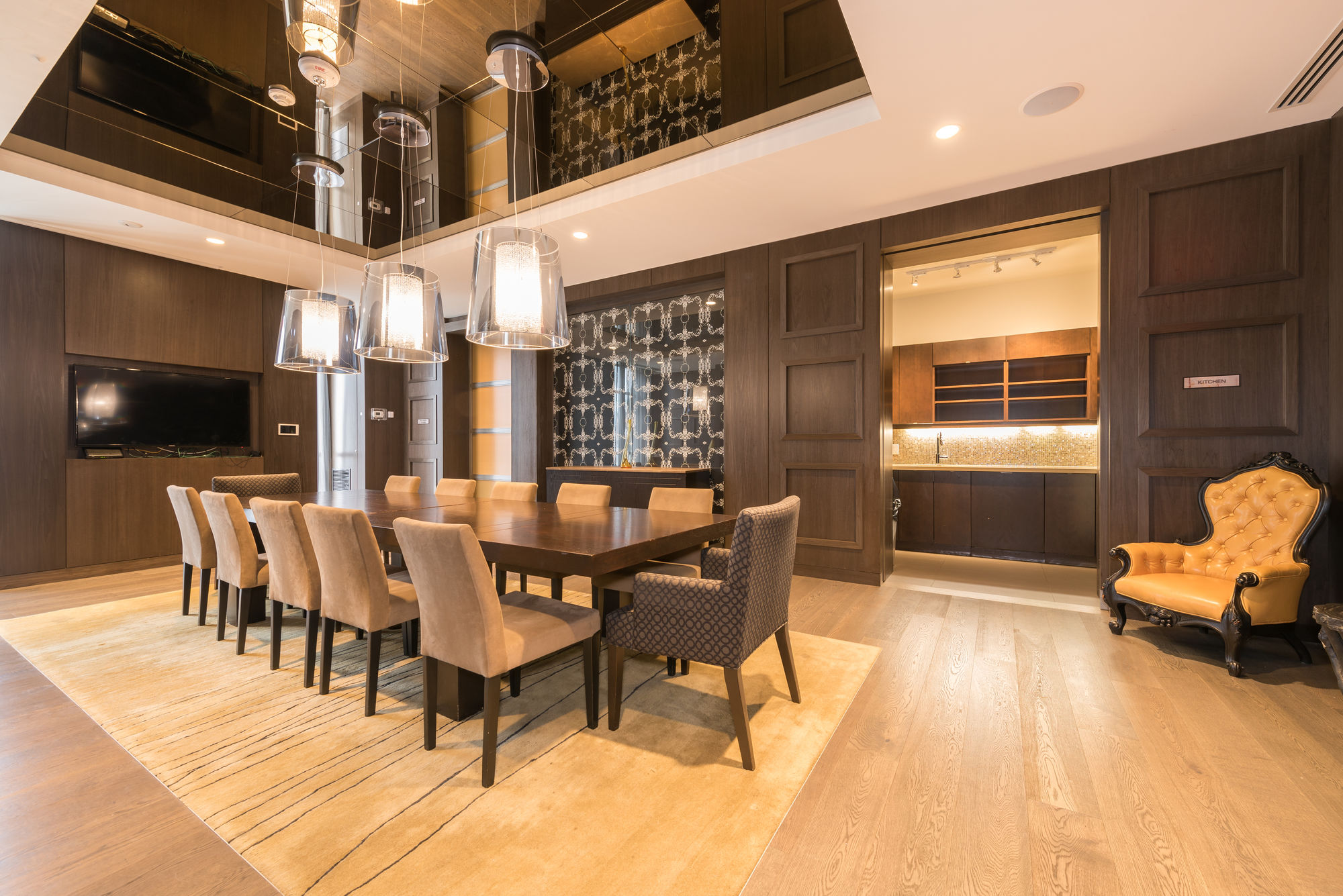 Фото Grand Royal Condos - Cn Tower