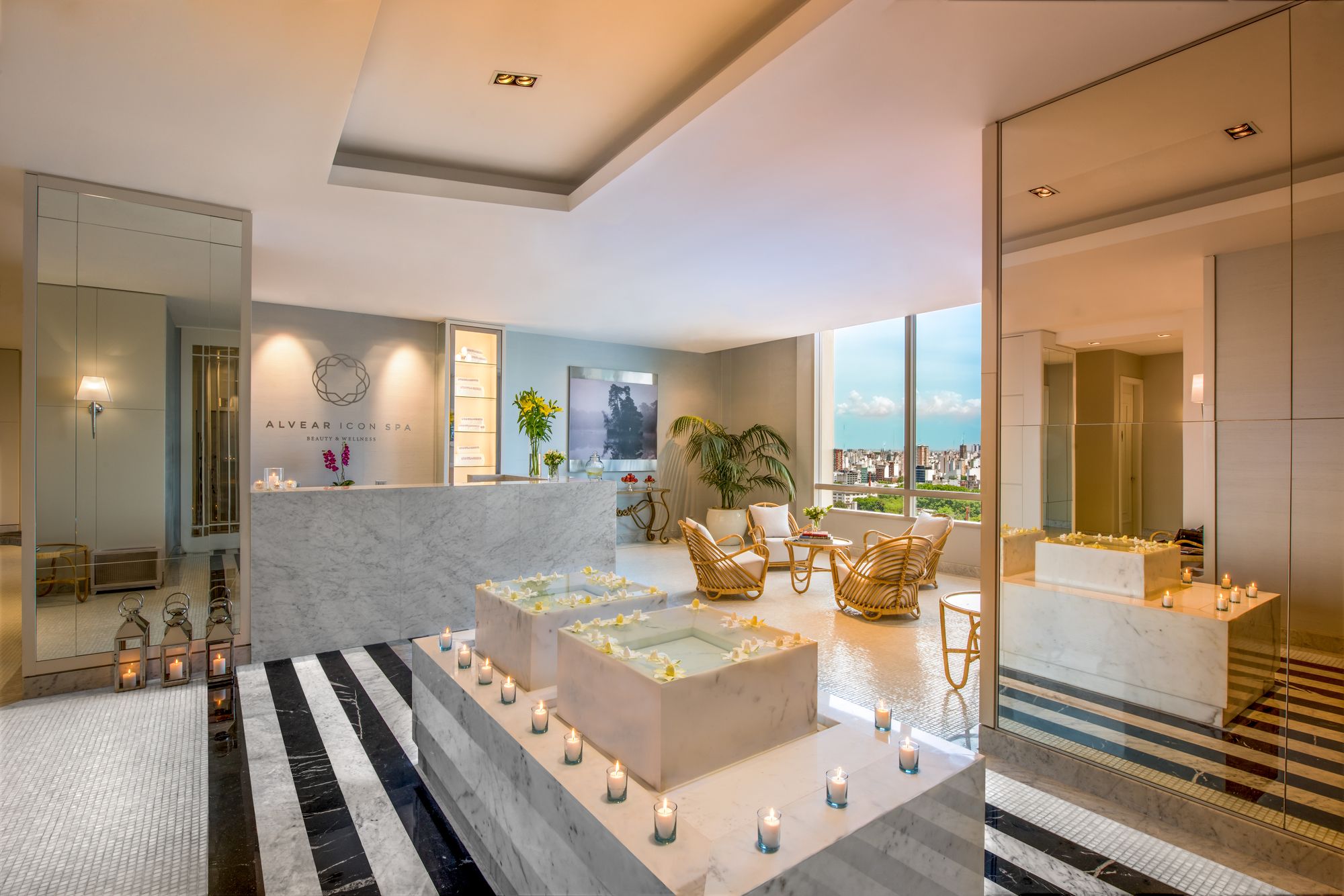 Фото Alvear Icon Hotel & Residences