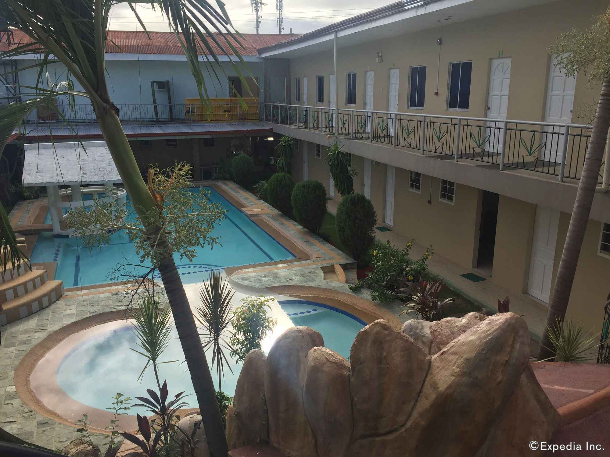 Фото Oyo 725 Richdel Resort Hotel