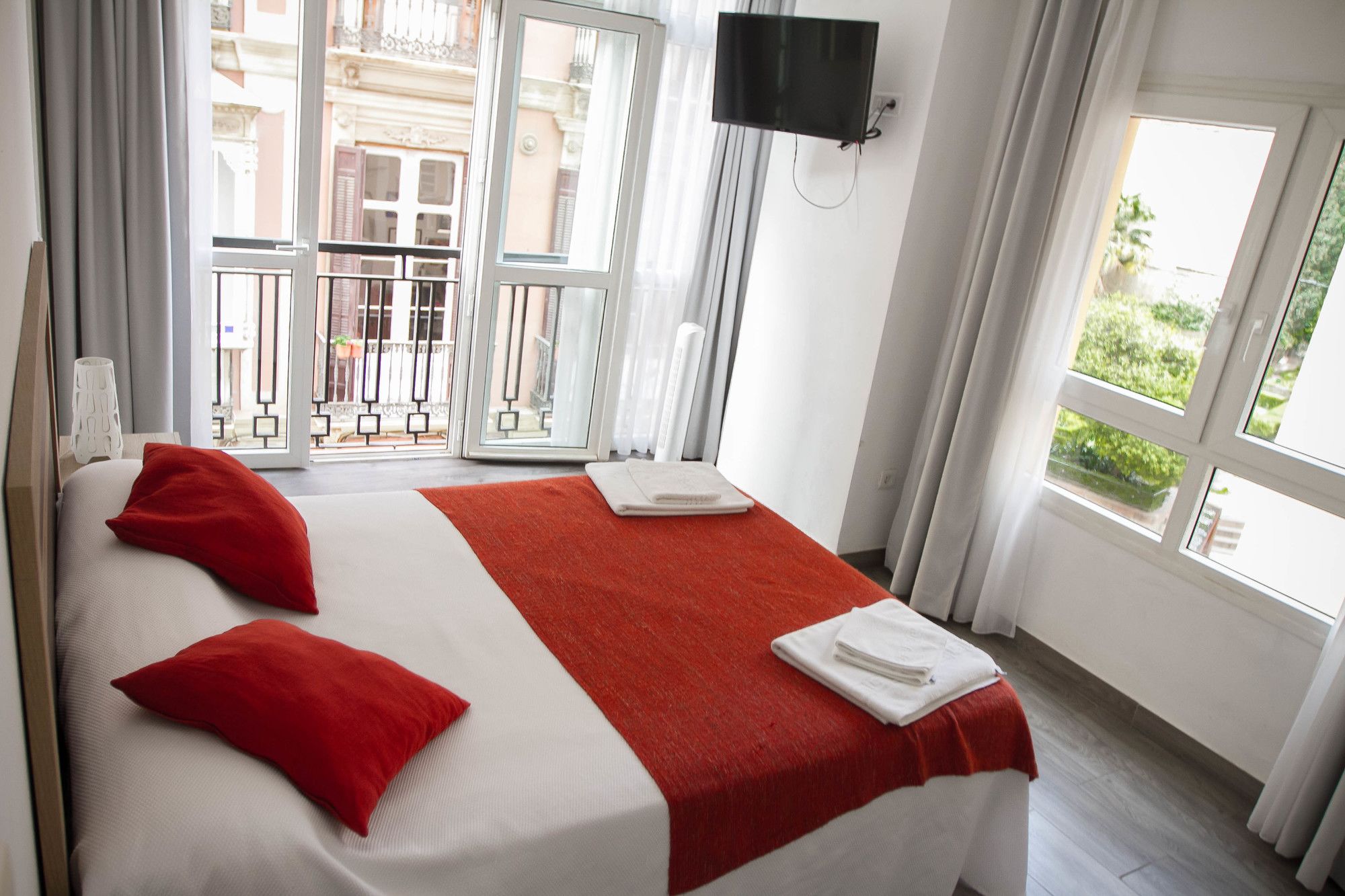 Фото The Catherdral Rooms