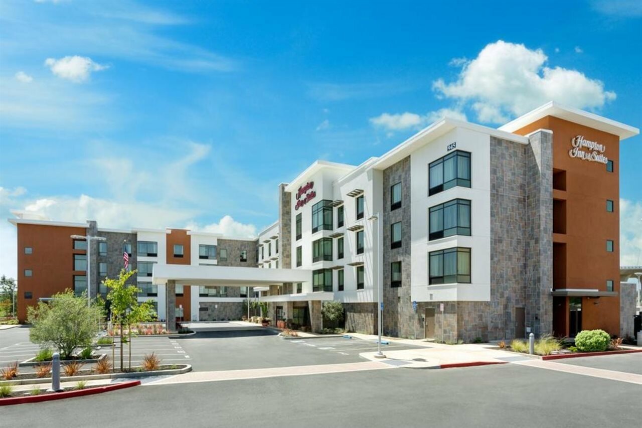 Фото Hampton Inn & Suites Napa