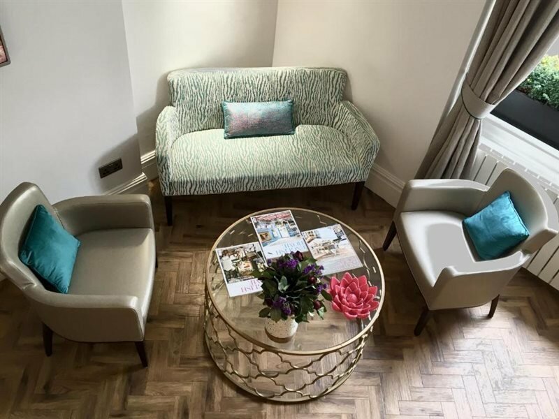 Фото The Beverley Hotel