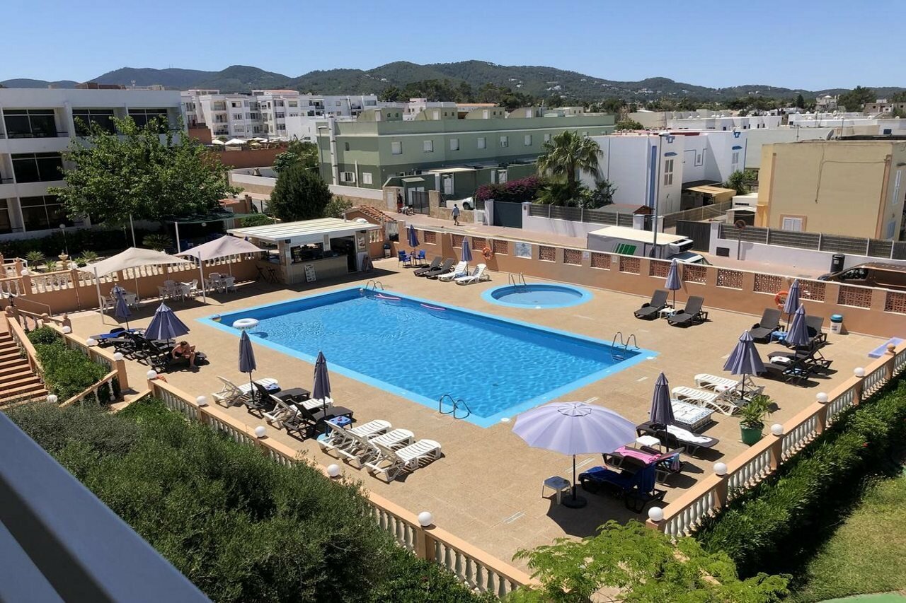 Фото Troulis Aparthotel