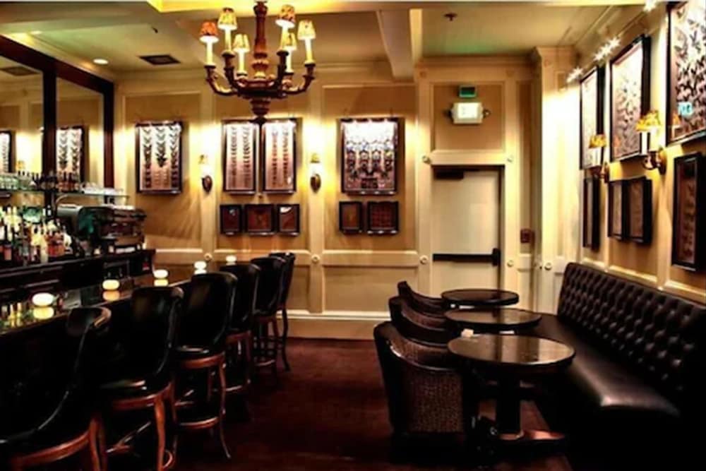 Фото Hotel Majestic