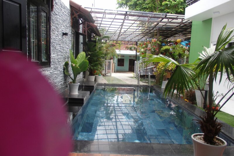 Гостиница Anh Family Homestay в Хойане