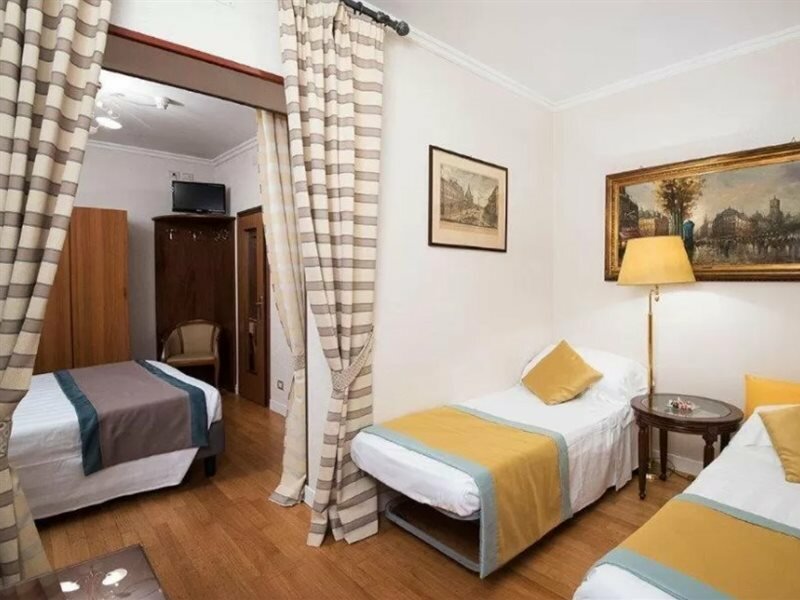 Фото Piazza di Spagna Suites