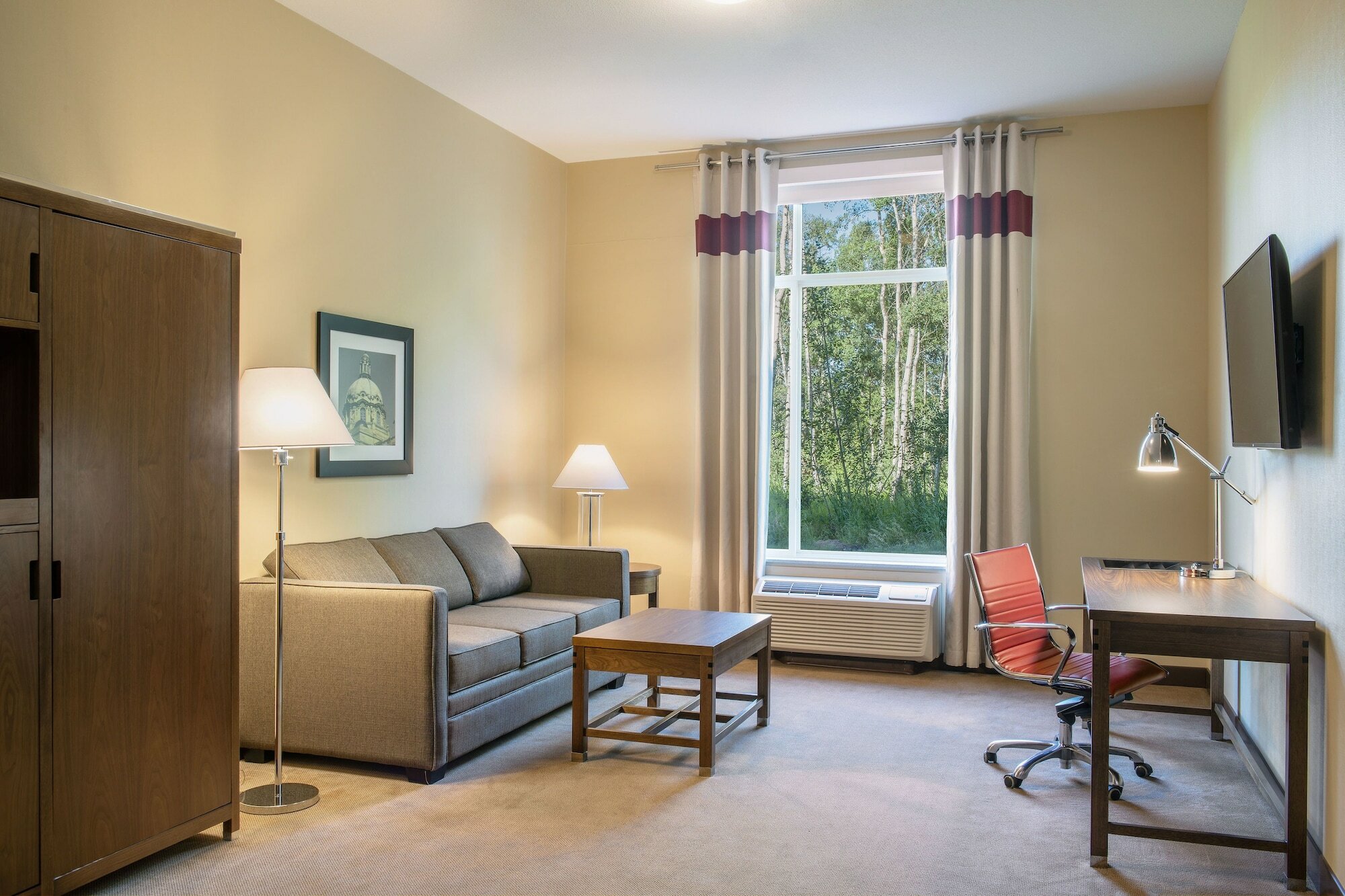 Фото Four Points by Sheraton Grande Prairie