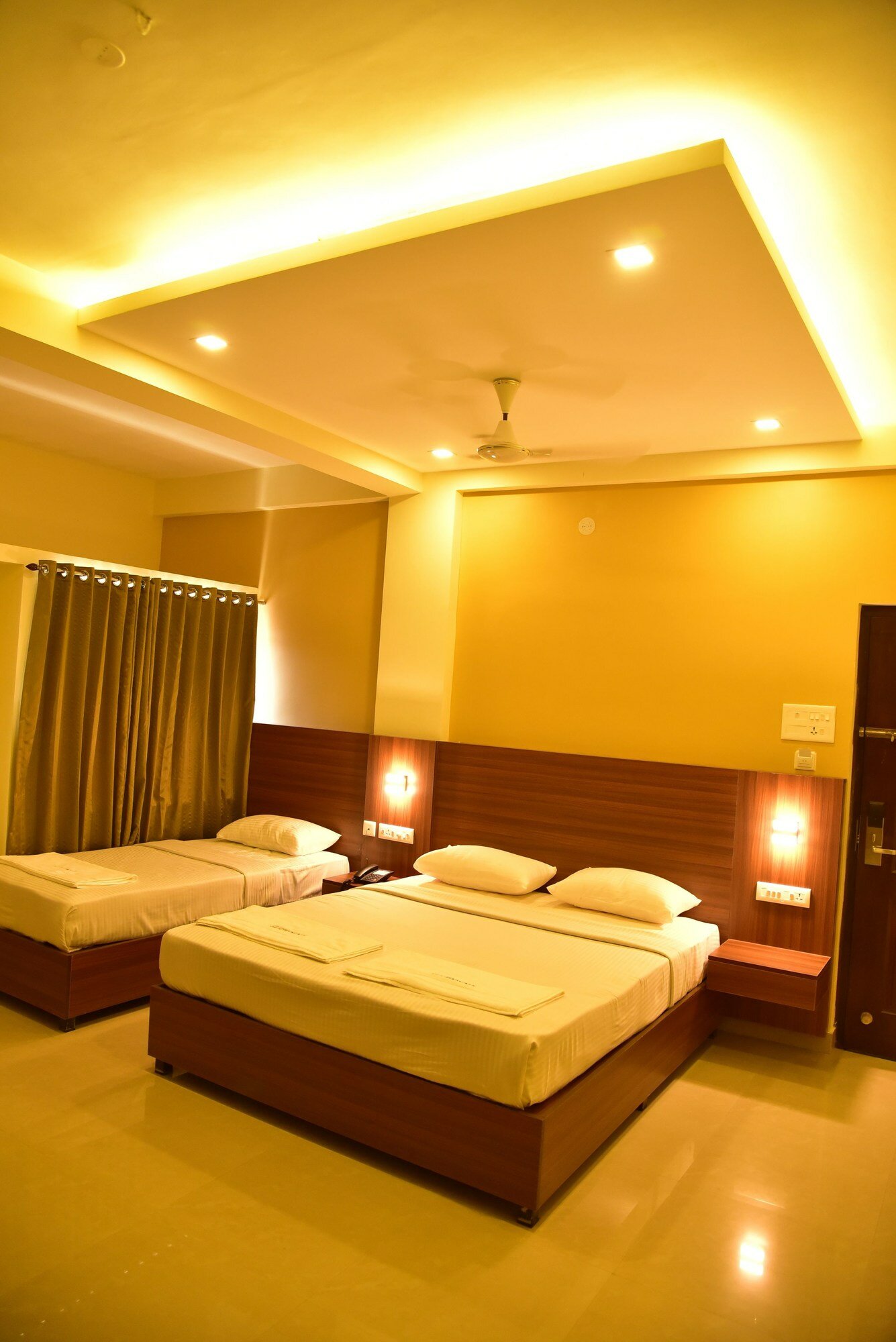 Фото Hotel Citywalk Residency