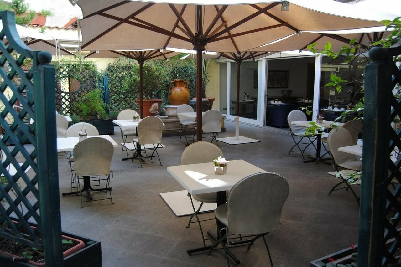 Фото Hotel Diplomatic