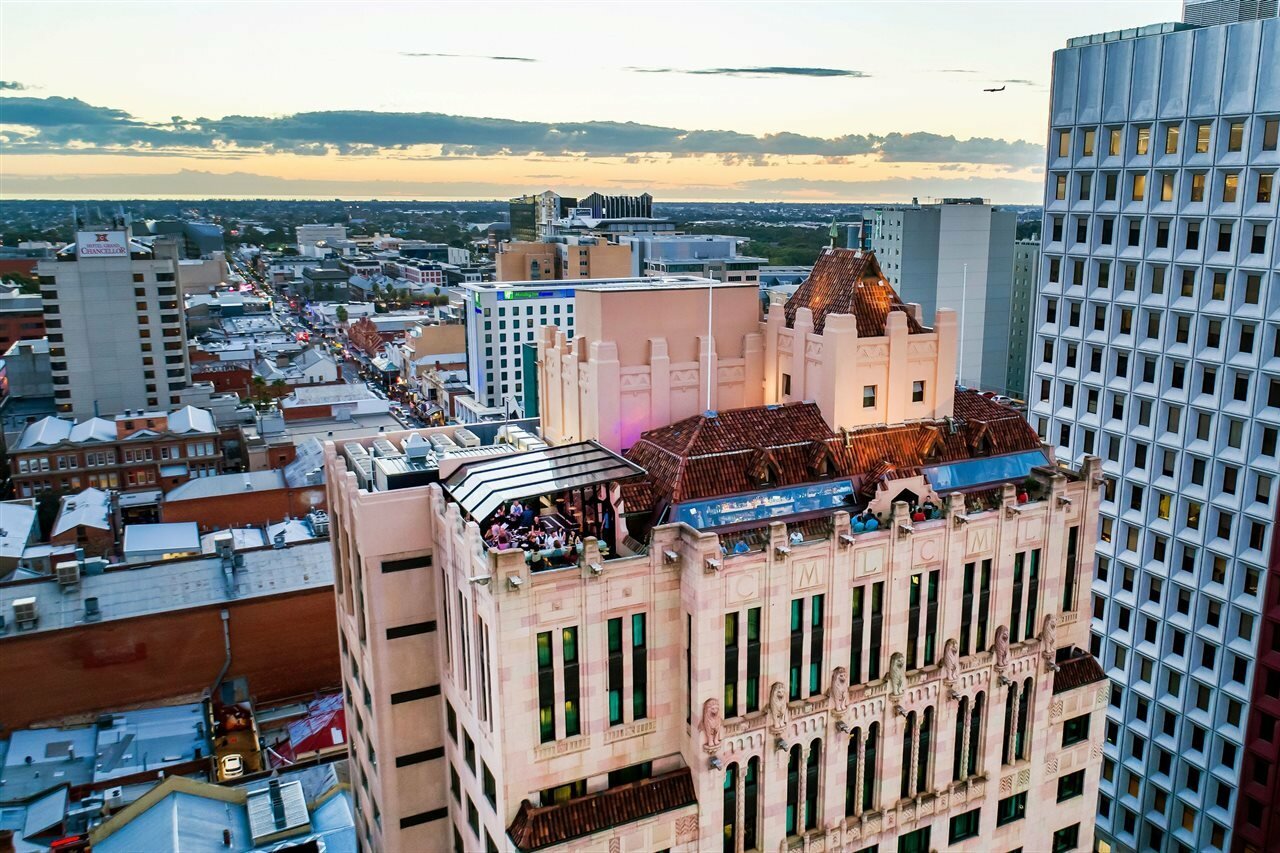 Фото Mayfair Hotel