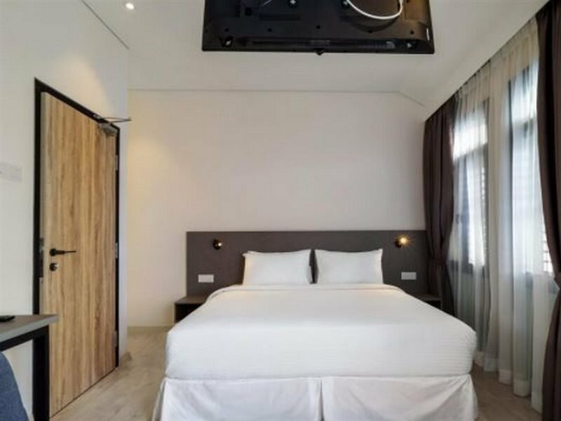 Фото Macallum Central Hotel by Phc