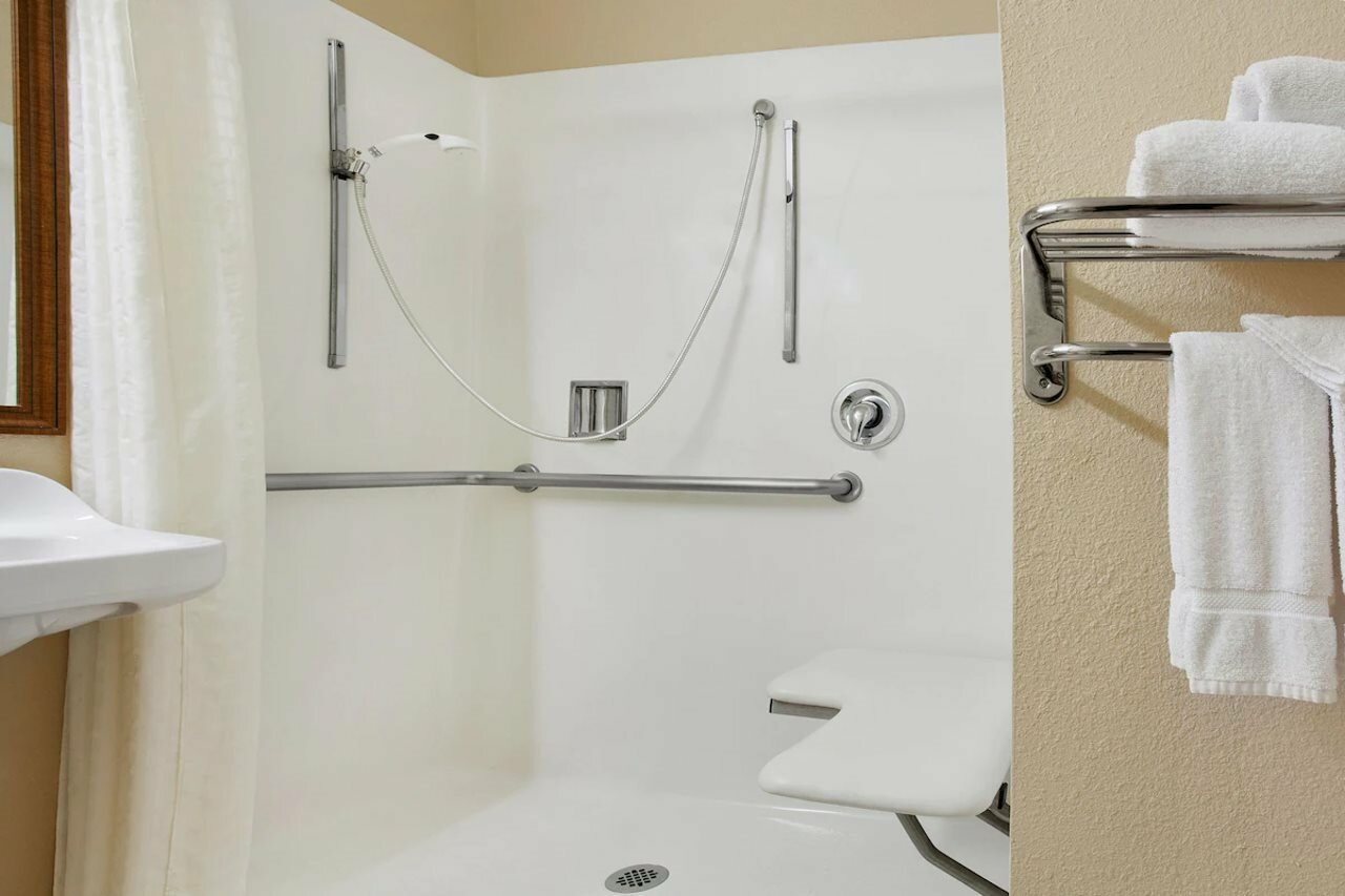 Фото Days Inn by Wyndham Carlsbad