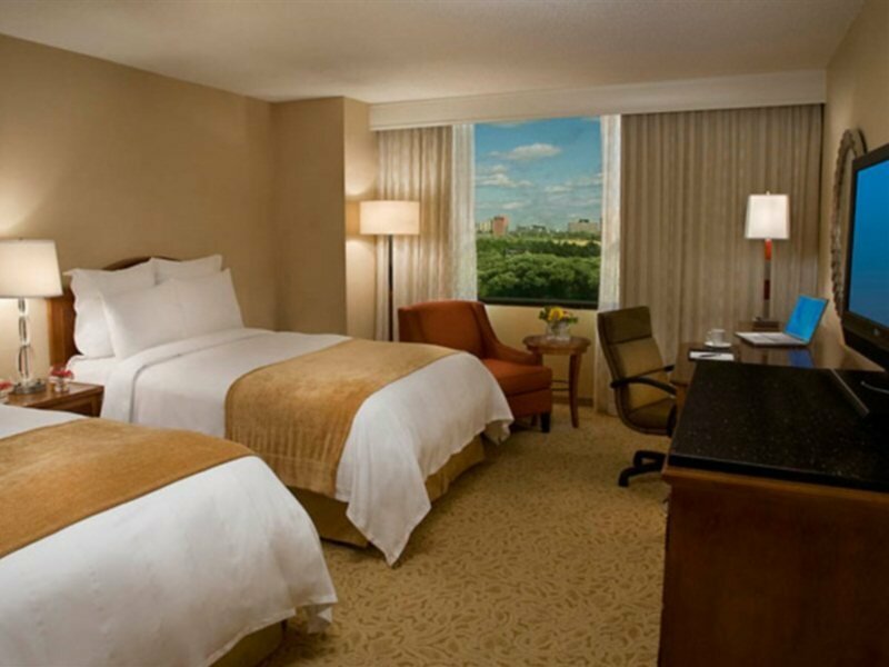 Фото Toronto Airport Marriott Hotel