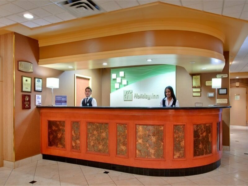 Фото Holiday Inn Calgary-Airport, an Ihg Hotel