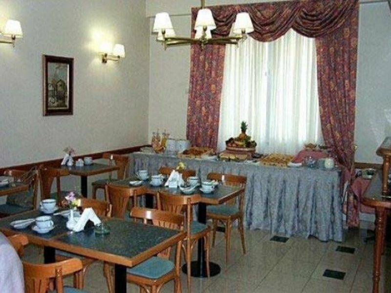 Фото Regis Orho Hotel