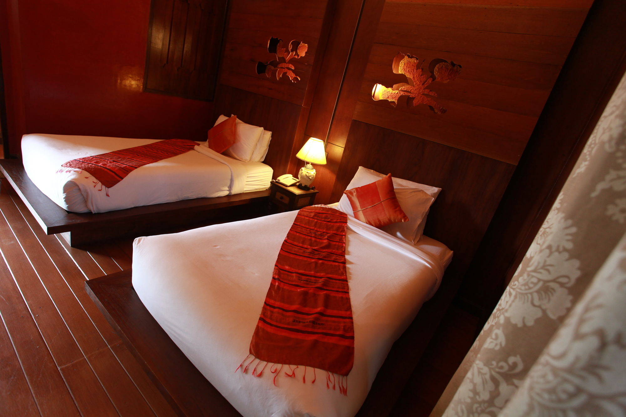 Фото Chompor Lanna Restaurant & Boutique Resort