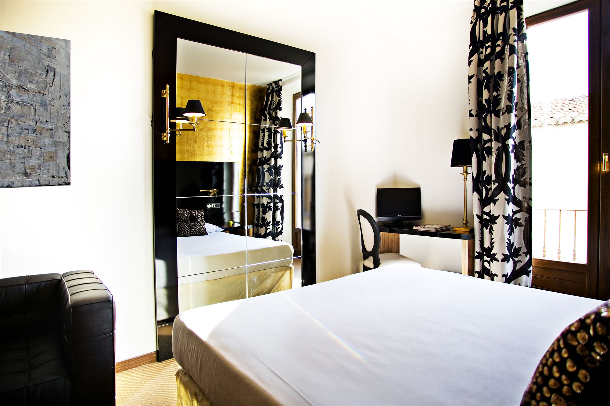 Фото Room Mate Leo Hotel