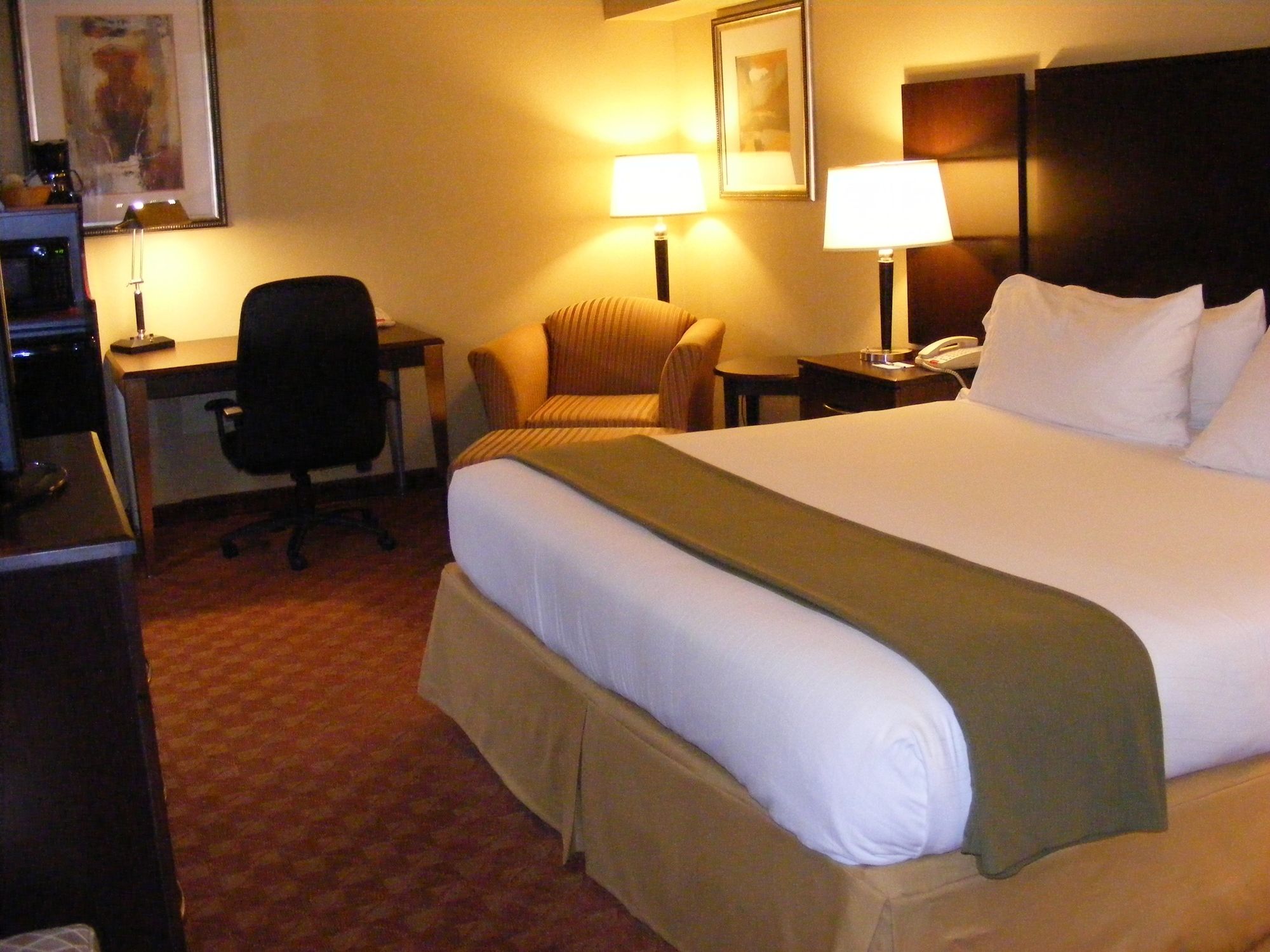 Фото Holiday Inn Express Hotel & Suites Muskogee, an Ihg Hotel